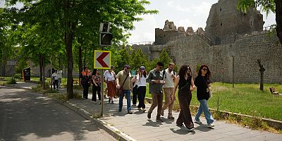 Sur’da “Kolektif Hafıza Yürüyüşü”: Geçmişle yüzleşme ve barış vurgusu
