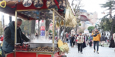 Tarihin gölgesinde sokak lezzetleri