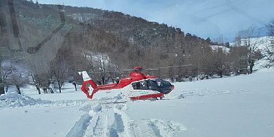 Tokat'ta kar nedeniyle yolu kapanan köydeki hasta helikopterle hastaneye kaldırıldı