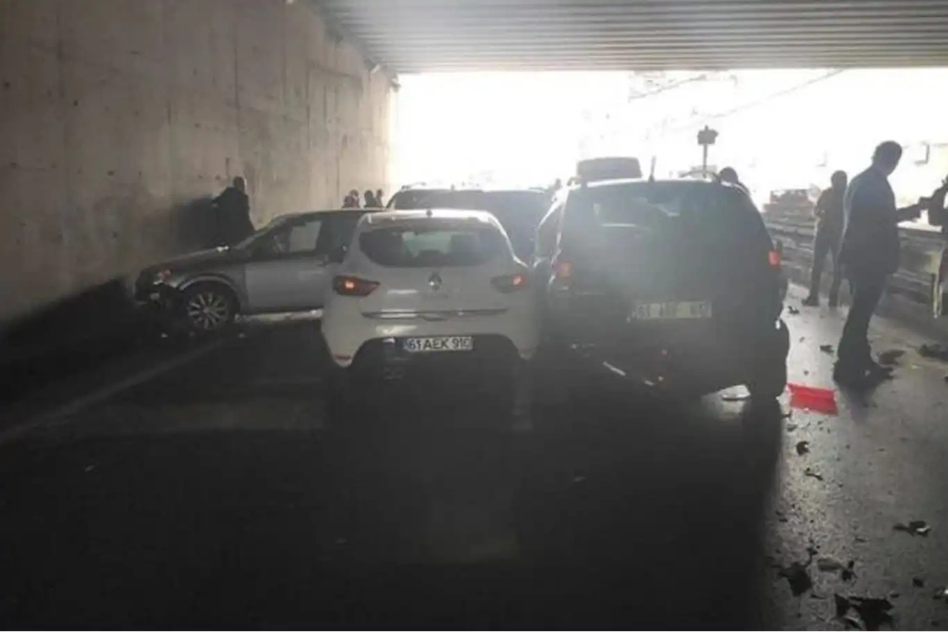 Trabzon'da zincirleme trafik kazası: 25 araç birbirine girdi, 12 yaralı