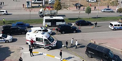 Transitin çarptığı iki çocuk annesi hayatını kaybetti