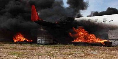 Uçak kazası tatbikatı nefes kesti