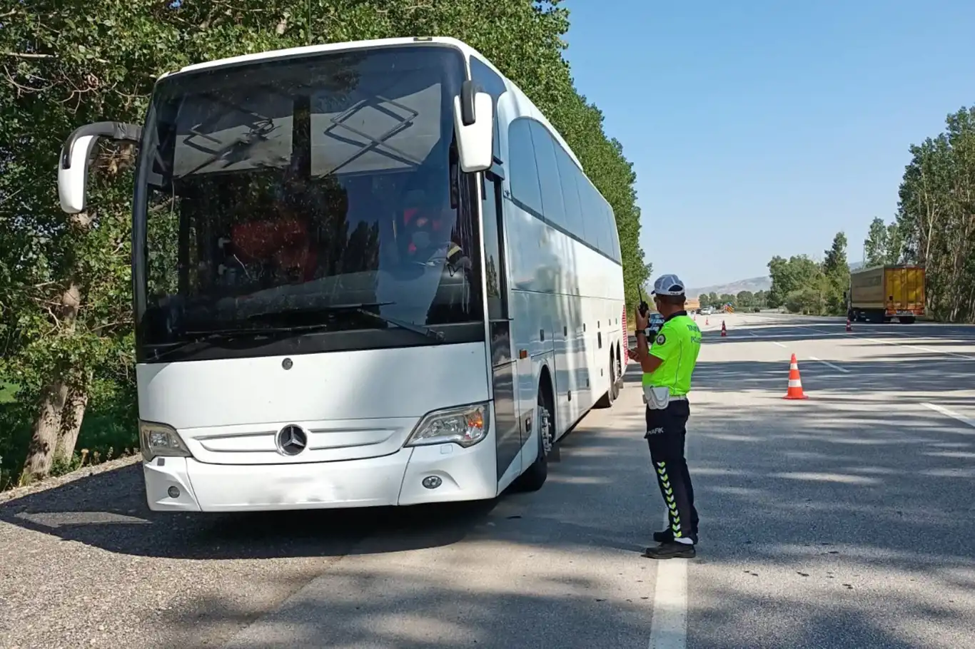 Ülke genelinde yük ve yolcu taşımacılığı denetimi gerçekleştirildi