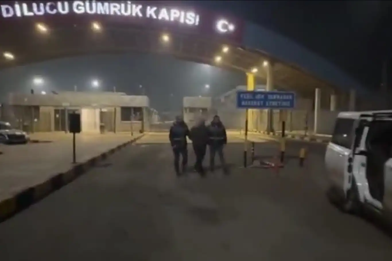 Uluslararası seviyede aranan şahıs sınır kapısında yakalandı