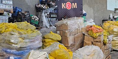 Uşak'ta 29 ton tarihi geçmiş çikolata ele geçirildi