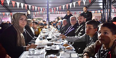 Vali Ali İhsan Su vatandaşlarla iftarını açtı