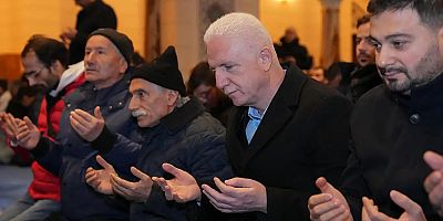 Vali Gül, “Gençlik Uyanıyor, Ailecek Duada Buluşuyor” programına katıldı