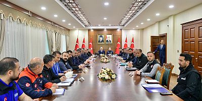 Vali Zorluoğlu ve AFAD Başkanı Pehlivan Diyarbakır'daki Deprem Çalışmalarını Değerlendirdi