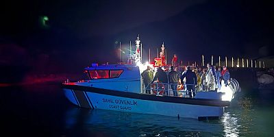 Van'da araçları çamura saplanan 36 kişi kurtarıldı