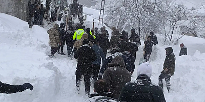 Van’da çığ altından çıkarılan kadın hayatını kaybetti
