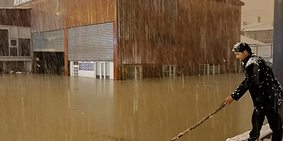 Van’da iş yeri ve otopark sular altında kaldı, mülk sahipleri belediyeye sitem etti