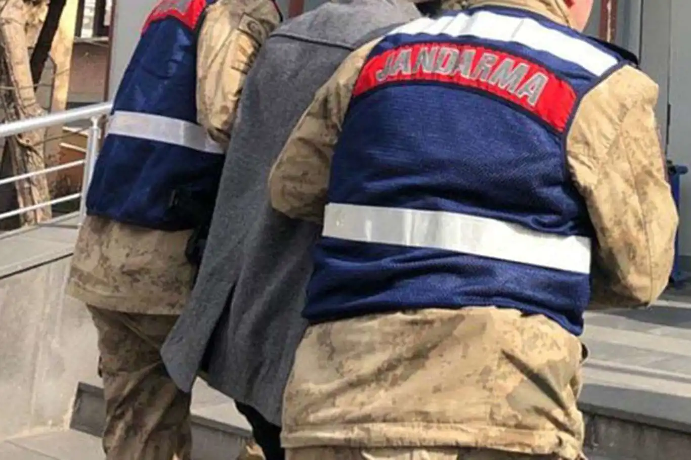 Van'da tefecilik operasyonu: 9 tutuklama