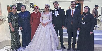 Yalova’da Bingöllüler  ve Diyarbakırlılar  Düğünde Buluştu :Takı Töreni 4 Saat Sürdü