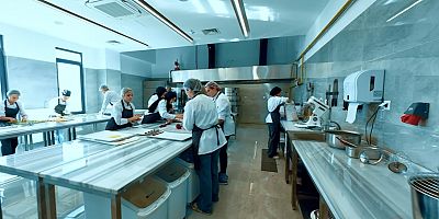 Yeni YÖK modeliyle öğrenciler diplomadan önce iş sahibi oluyor