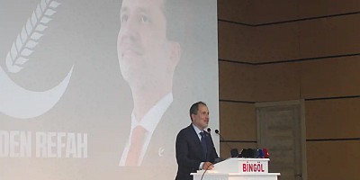 Yeniden Refah Partisi Genel Başkanı Erbakan Bingöl'de konuştu .