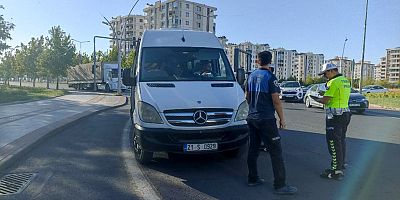 Zabıta ekiplerinden okul servis araçları denetimi