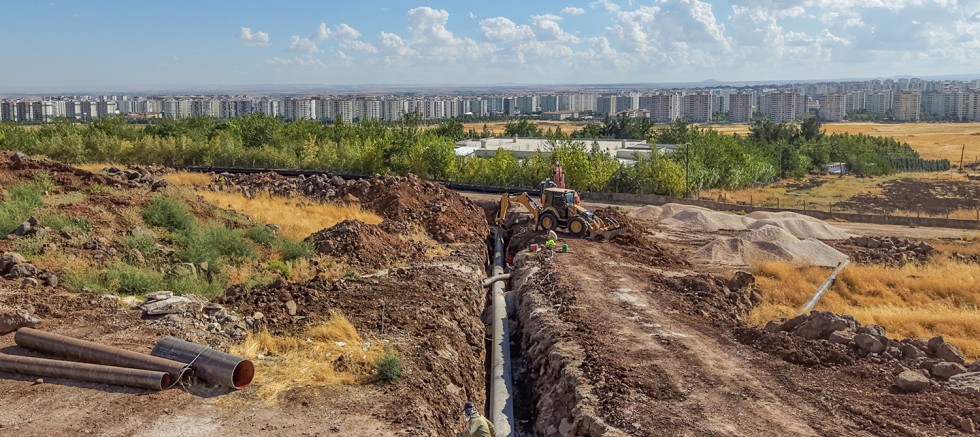 Talaytepe’de 450 metrelik çelik terfi hattı döşeniyor