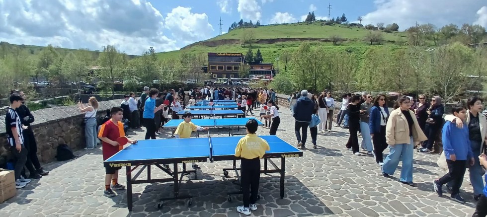 Tarihi Köprüde Spor Şöleni: Diyarbakır’da Renkli Görüntüler