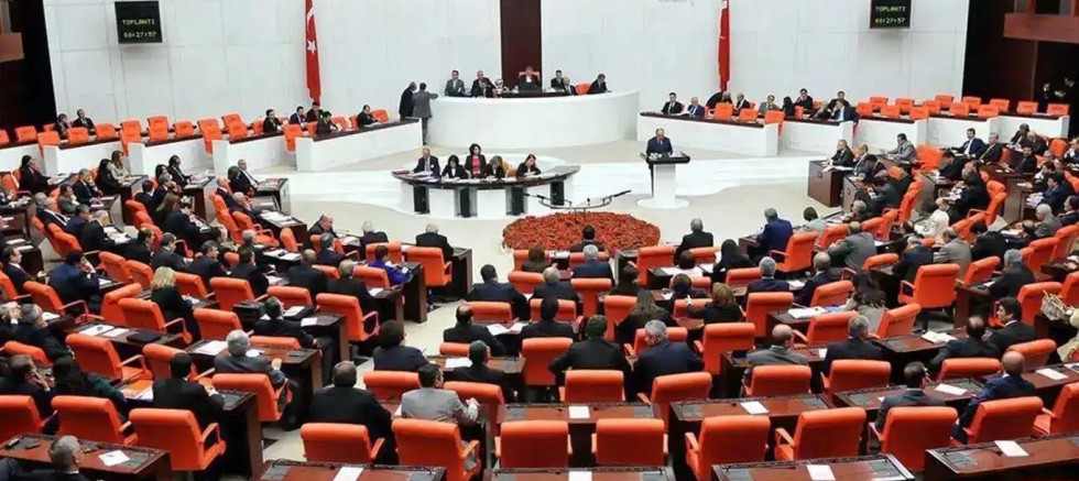 TBMM'de bu hafta gündem Kızılay, yatırım fonları ve KVKK seçimi