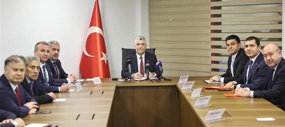 Ticaret Bakanı Bolat, ayakkabı sektörü temsilcileriyle buluştu