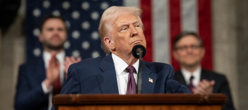 Trump: İran'ın enerji santralini 10 gün boyunca vurmayacağız