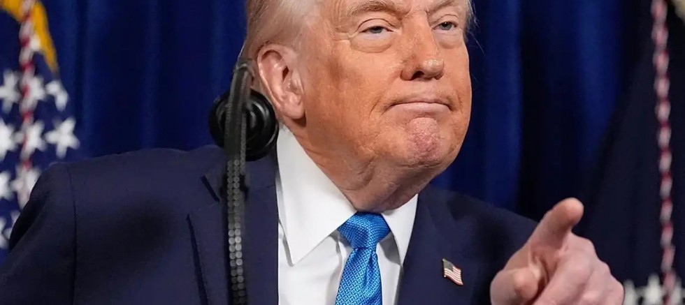 Trump'tan İran'a açık tehdit: Göstericiler öldürülürse çok sert vururuz