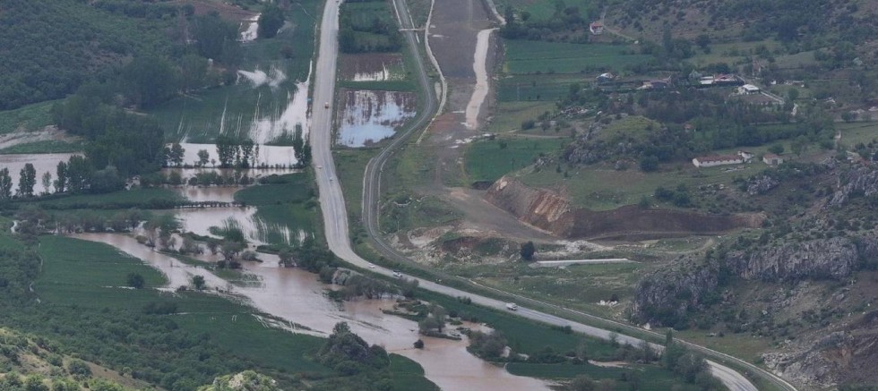Turhal'da sel ve taşkın riski nedeniyle 15 mahalle ve 7 köy boşaltılıyor