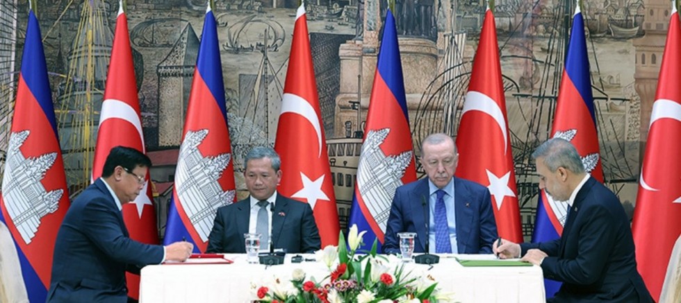 Türkiye ile Kamboçya arasında 