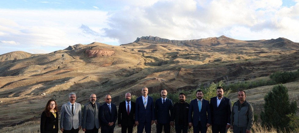 Vali Bozkurt'tan Durupınar Formasyonu ve Hz. Nuh’un Gemisi araştırmaları açıklaması