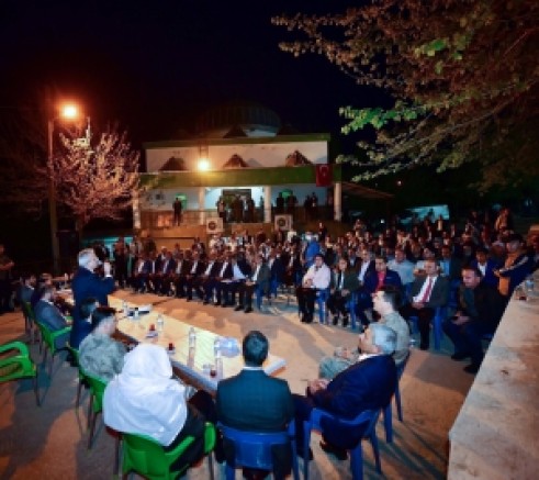 Vali Karaloğlu Karacadağ’da vatandaşla iftar açtı