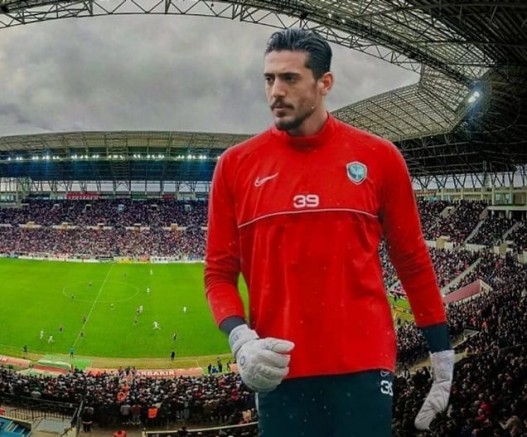 Veysel  Sapan Eski Takımına Karşı