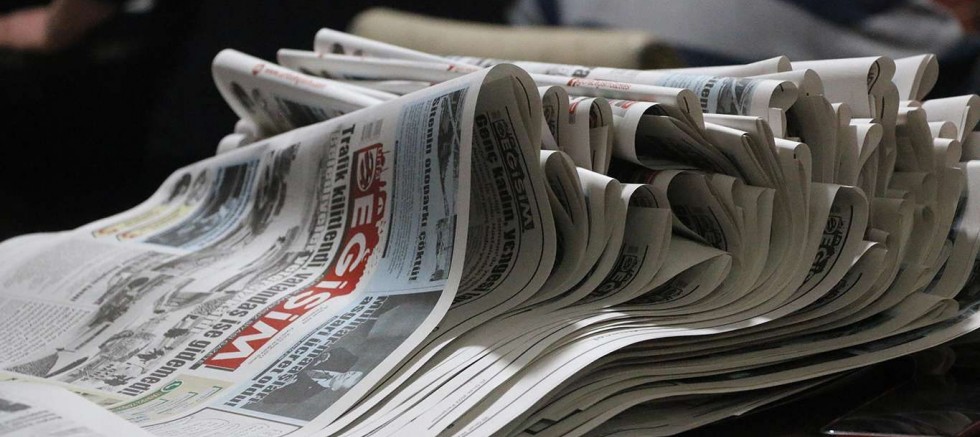 Yerel gazete sahipleri kepenk kapatmamak için direniyor